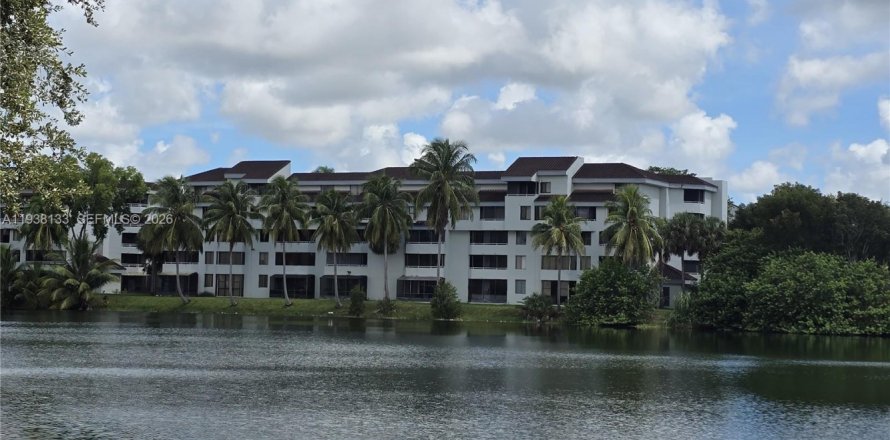 Condo in Miami, Florida, 2 bedrooms  № 2001587