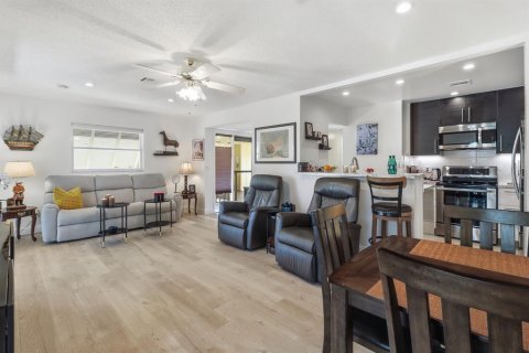 Condo in Deltona, Florida, 2 bedrooms № 2148622 - photo 12