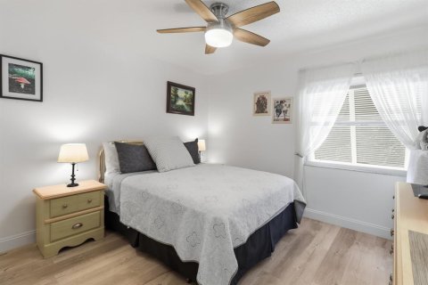 Condo in Deltona, Florida, 2 bedrooms № 2148622 - photo 17