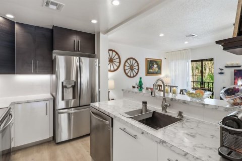 Condo in Deltona, Florida, 2 bedrooms № 2148622 - photo 3