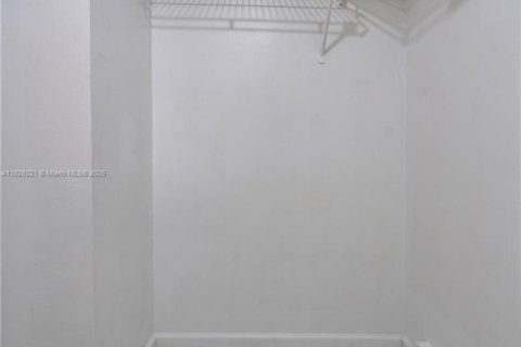 Condo in Pompano Beach, Florida, 2 bedrooms  № 1794628 - photo 13