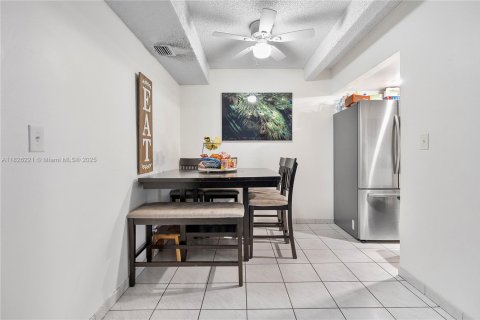 Condo in Pompano Beach, Florida, 2 bedrooms  № 1794628 - photo 7
