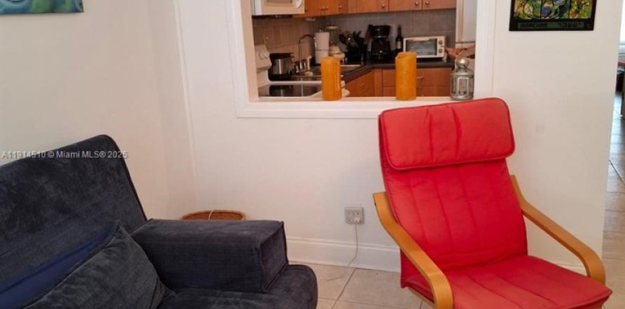 Condominio en Sunrise, Florida, 1 dormitorio  № 2017045