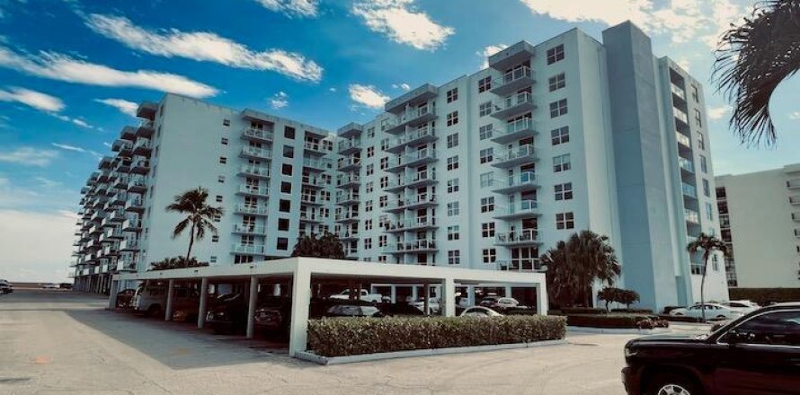 Condo in Palm Beach, Florida, 2 bedrooms  № 1097772