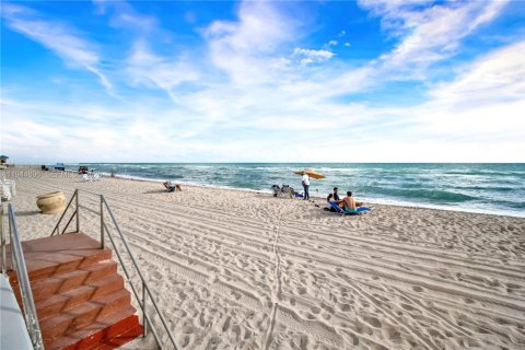 Copropriété à vendre à Hollywood, Floride: 1 chambre, 73.39 m2 № 2001195 - photo 27