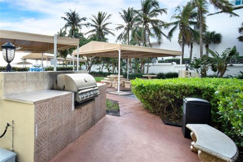 Copropriété à vendre à Hollywood, Floride: 1 chambre, 73.39 m2 № 2001195 - photo 24