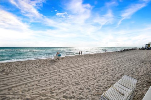 Copropriété à vendre à Hollywood, Floride: 1 chambre, 73.39 m2 № 2001195 - photo 28