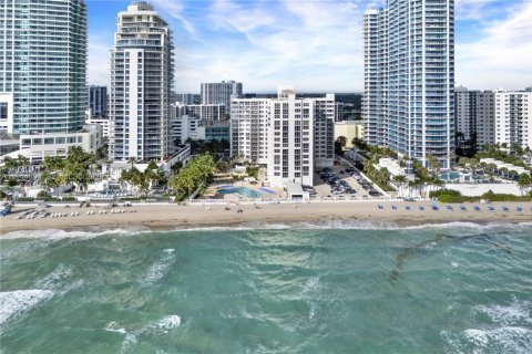 Copropriété à vendre à Hollywood, Floride: 1 chambre, 73.39 m2 № 2001195 - photo 30