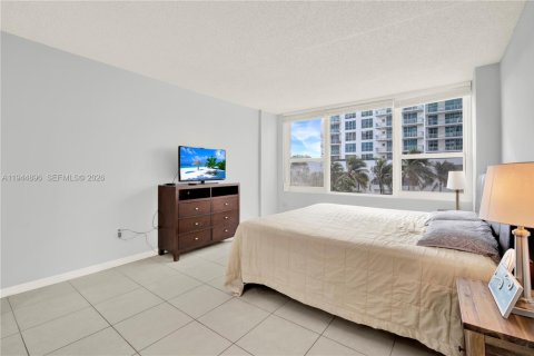 Copropriété à vendre à Hollywood, Floride: 1 chambre, 73.39 m2 № 2001195 - photo 11