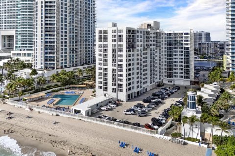 Copropriété à vendre à Hollywood, Floride: 1 chambre, 73.39 m2 № 2001195 - photo 29