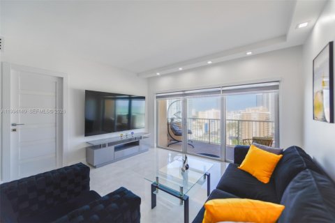 Купить кондоминиум в Халландейл-Бич, Флорида 1 спальня, 80.82м2, № 2055842 - фото 8