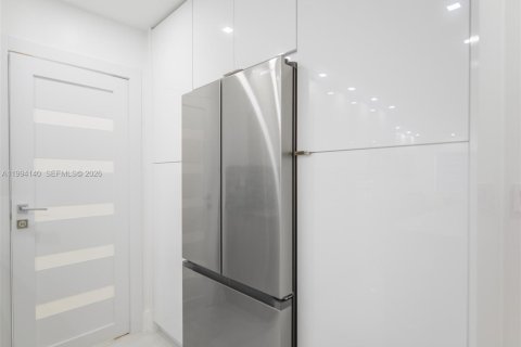 Купить кондоминиум в Халландейл-Бич, Флорида 1 спальня, 80.82м2, № 2055842 - фото 26