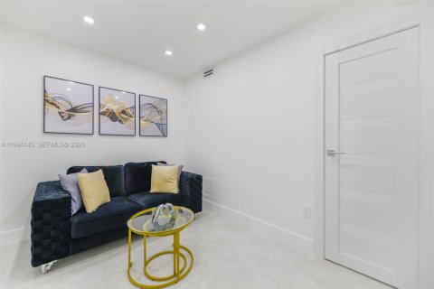 Купить кондоминиум в Халландейл-Бич, Флорида 1 спальня, 80.82м2, № 2055842 - фото 15