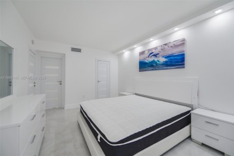 Купить кондоминиум в Халландейл-Бич, Флорида 1 спальня, 80.82м2, № 2055842 - фото 19