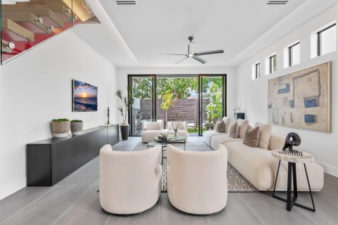 Townhouse in Fort Lauderdale, Florida 3 bedrooms, 312.99 sq.m. № 2399985 - photo 4