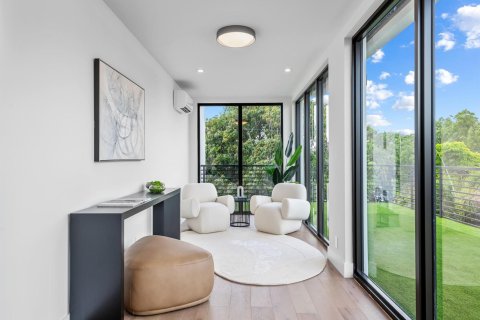 Townhouse in Fort Lauderdale, Florida 3 bedrooms, 312.99 sq.m. № 2399985 - photo 11