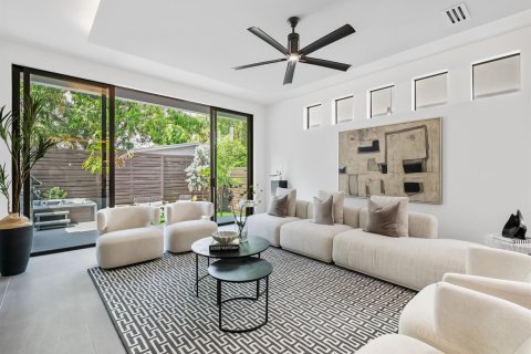 Townhouse in Fort Lauderdale, Florida 3 bedrooms, 312.99 sq.m. № 2399985 - photo 25