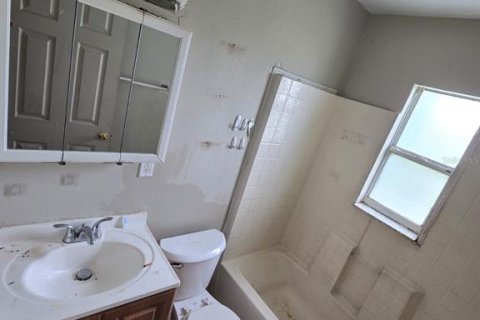 House in Saint Petersburg, Florida 2 bedrooms, 65.4 sq.m. № 1816055 - photo 5