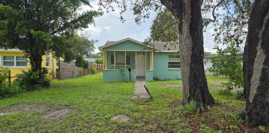 House in Saint Petersburg, Florida 2 bedrooms, 65.4 sq.m. № 1816055
