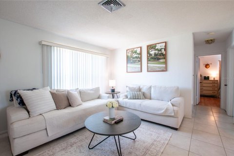 House in Port Charlotte, Florida 2 bedrooms, 100.33 sq.m. № 2239251 - photo 7