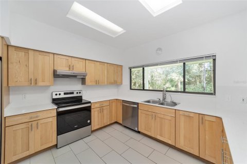 House in Gainesville, Florida 4 bedrooms, 266.91 sq.m. № 1374669 - photo 10