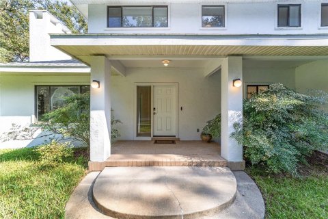 House in Gainesville, Florida 4 bedrooms, 266.91 sq.m. № 1374669 - photo 2