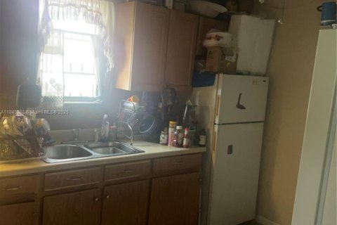 House in Miami, Florida 3 bedrooms, 73.76 sq.m. № 1828896 - photo 3