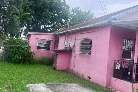 House in Miami, Florida 3 bedrooms, 73.76 sq.m. № 1828896 - photo 2