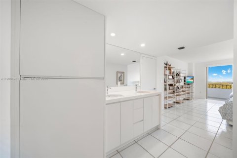 Copropriété à louer à Key Biscayne, Floride: 2 chambres, 117.06 m2 № 1968639 - photo 25