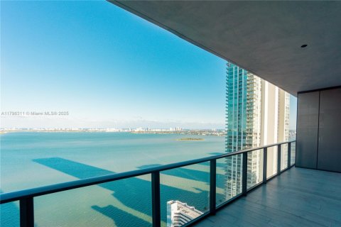 Condo in Miami, Florida, 2 bedrooms  № 1708053 - photo 2