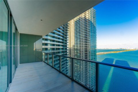 Condo in Miami, Florida, 2 bedrooms  № 1708053 - photo 3