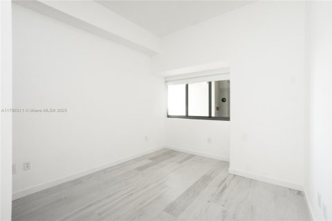 Condo in Miami, Florida, 2 bedrooms  № 1708053 - photo 10