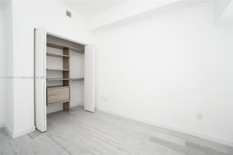 Condo in Miami, Florida, 2 bedrooms  № 1708053 - photo 11
