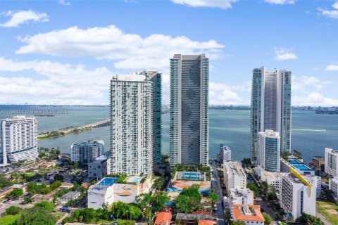 Condo in Miami, Florida, 2 bedrooms  № 1708053 - photo 13