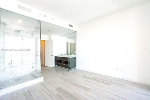 Condo in Miami, Florida, 2 bedrooms  № 1708053 - photo 7