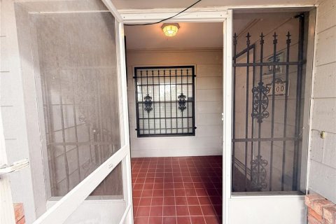 Duplex à vendre à Orlando, Floride: 2 chambres, 98.1 m2 № 2098233 - photo 10