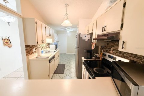 Duplex à vendre à Orlando, Floride: 2 chambres, 98.1 m2 № 2098233 - photo 15