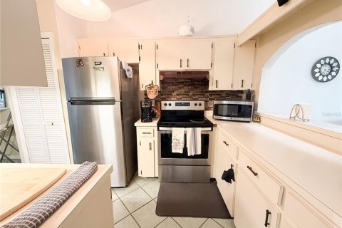 Duplex à vendre à Orlando, Floride: 2 chambres, 98.1 m2 № 2098233 - photo 16