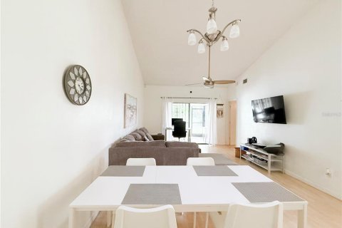 Duplex à vendre à Orlando, Floride: 2 chambres, 98.1 m2 № 2098233 - photo 14