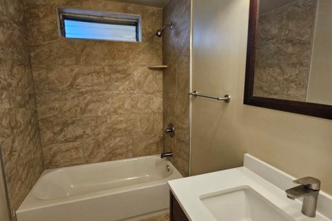 Снять в аренду квартиру в Ривьера-Бич, Флорида 3 комнаты, 71.35м2, № 2245928 - фото 14