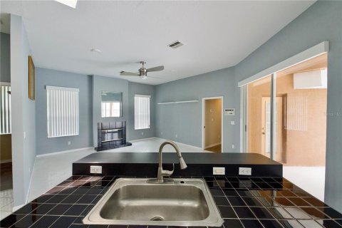 Casa en venta en Spring Hill, Florida, 3 dormitorios, 204.01 m2 № 2277344 - foto 13