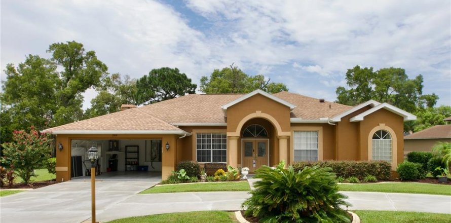 Casa en Spring Hill, Florida 3 dormitorios, 204.01 m2 № 2277344