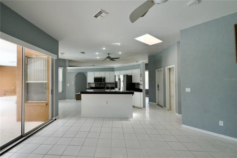 Casa en venta en Spring Hill, Florida, 3 dormitorios, 204.01 m2 № 2277344 - foto 8