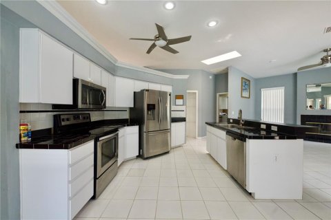Casa en venta en Spring Hill, Florida, 3 dormitorios, 204.01 m2 № 2277344 - foto 11