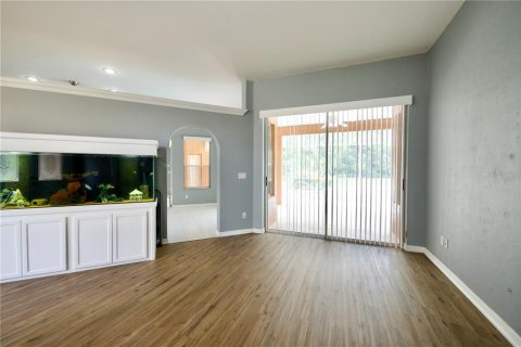 Casa en venta en Spring Hill, Florida, 3 dormitorios, 204.01 m2 № 2277344 - foto 4