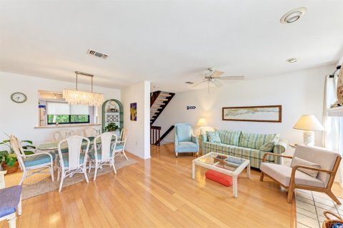 Townhouse in Sarasota, Florida 2 bedrooms, 134.34 sq.m. № 2378945 - photo 10