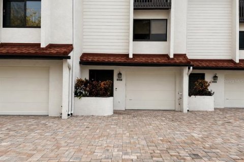 Townhouse in Sarasota, Florida 2 bedrooms, 134.34 sq.m. № 2378945 - photo 5
