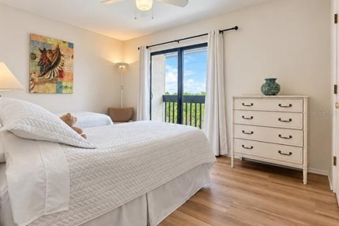 Townhouse in Sarasota, Florida 2 bedrooms, 134.34 sq.m. № 2378945 - photo 25