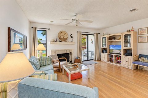 Townhouse in Sarasota, Florida 2 bedrooms, 134.34 sq.m. № 2378945 - photo 14
