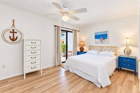 Townhouse in Sarasota, Florida 2 bedrooms, 134.34 sq.m. № 2378945 - photo 22